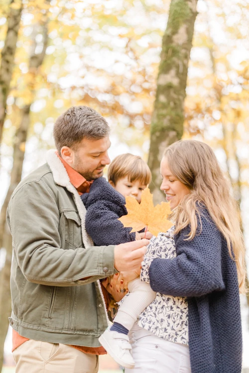 bonheur enfant sourire amour gris