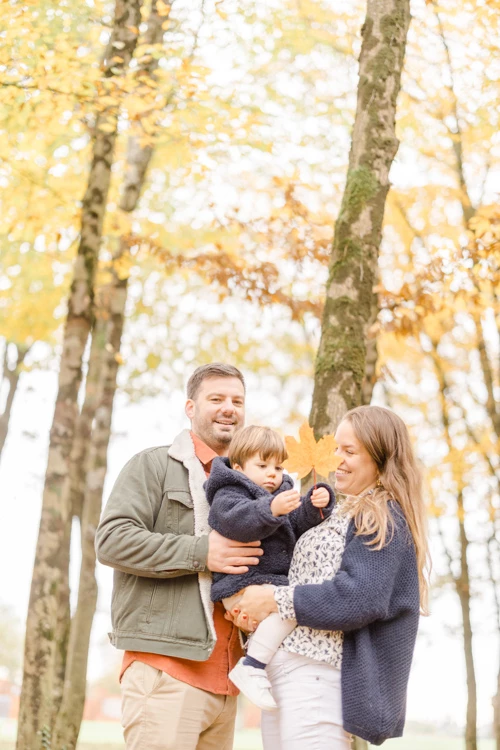 bonheur sourire enfant amour gris