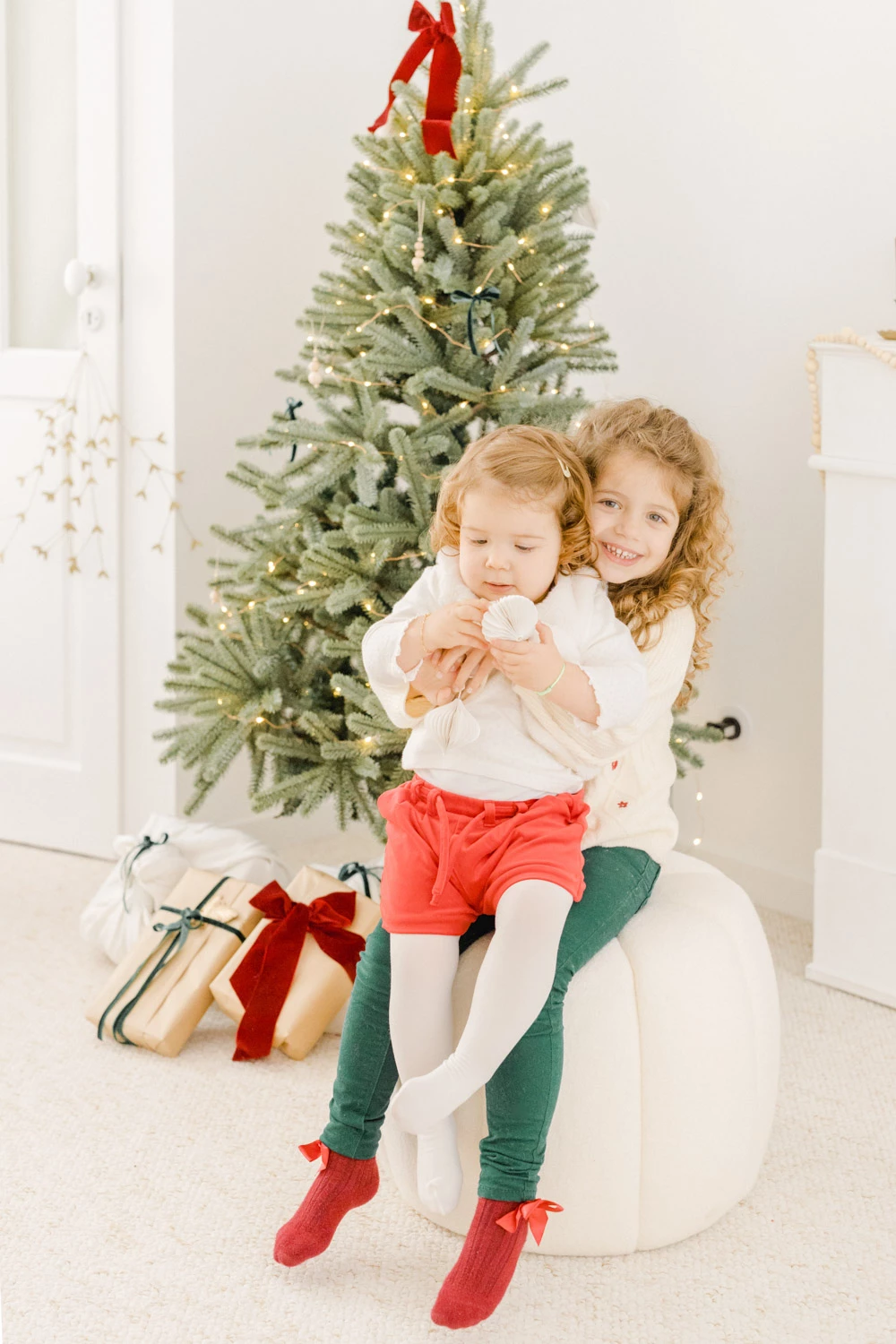 bonheur enfant marron gris noël