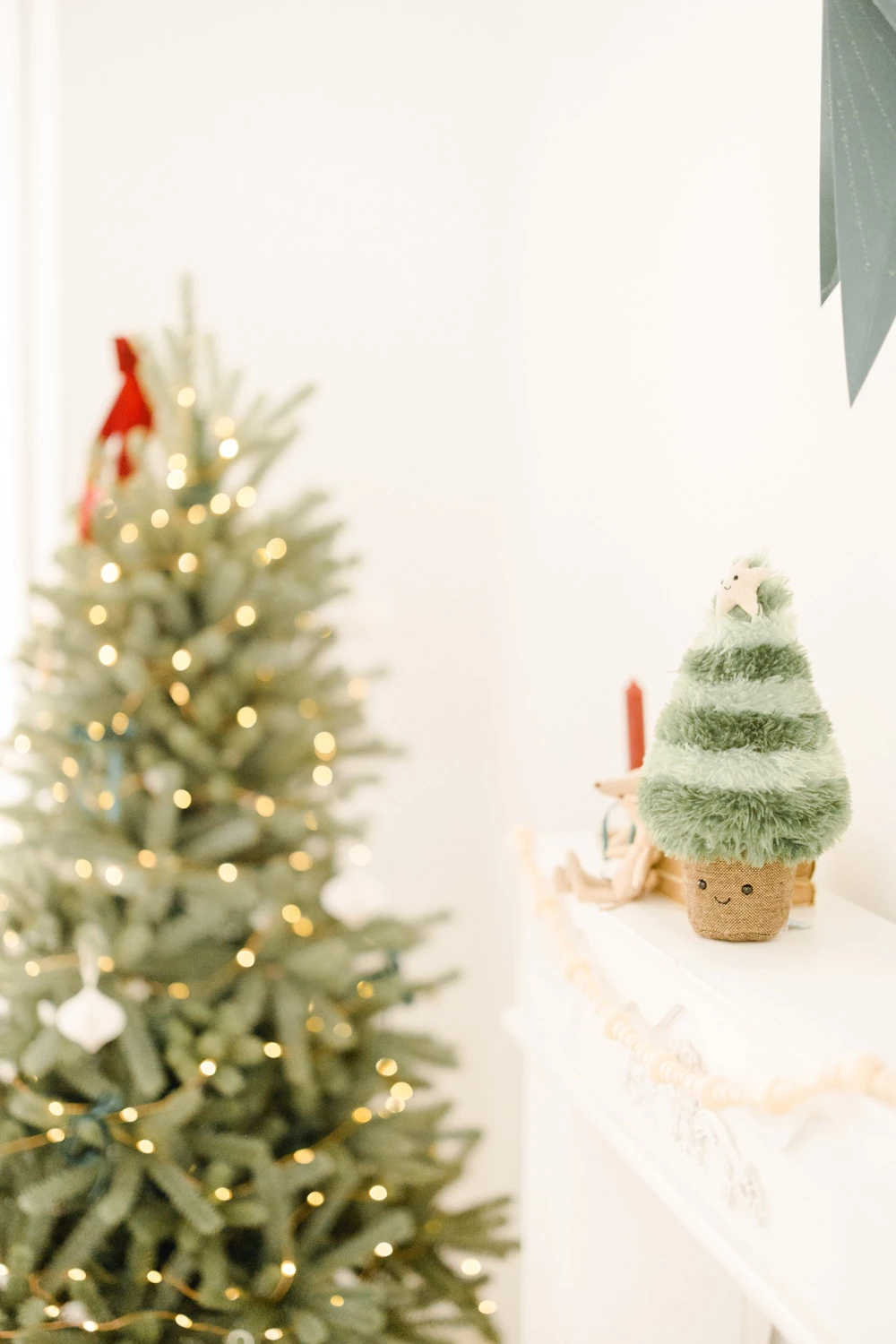 événement jouet beige gris vert