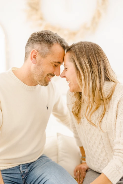 bonheur sourire amour marron gris