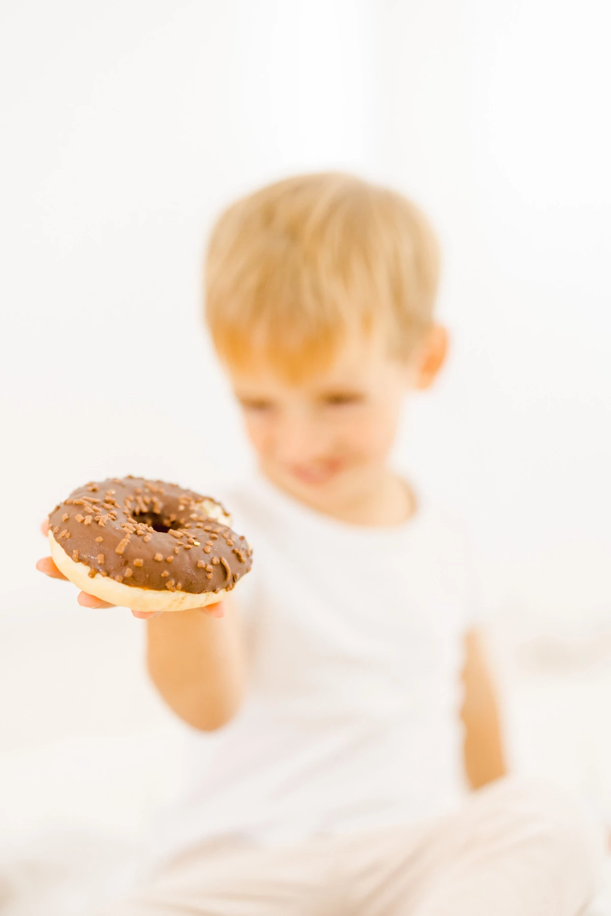 donut enfant nourriture beige orange