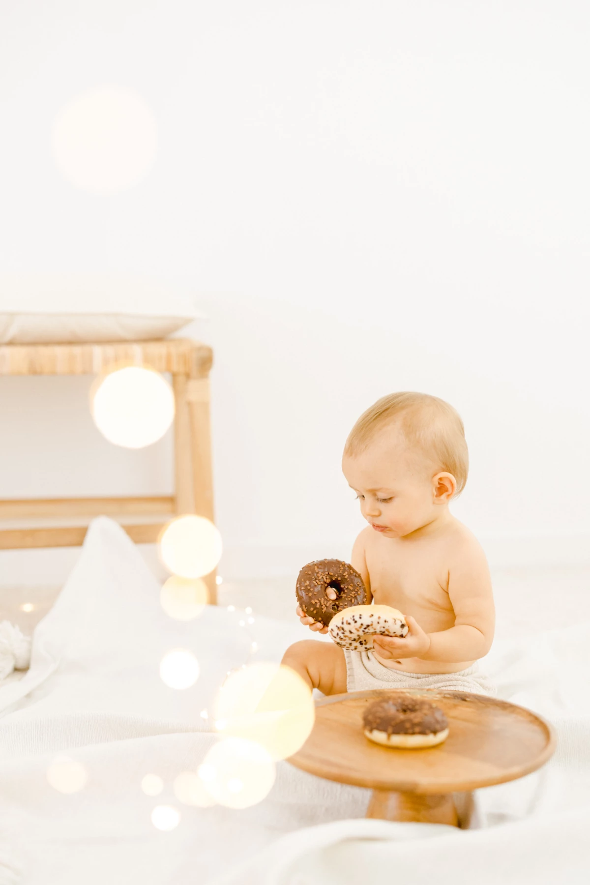 enfant jouet beige rose marron