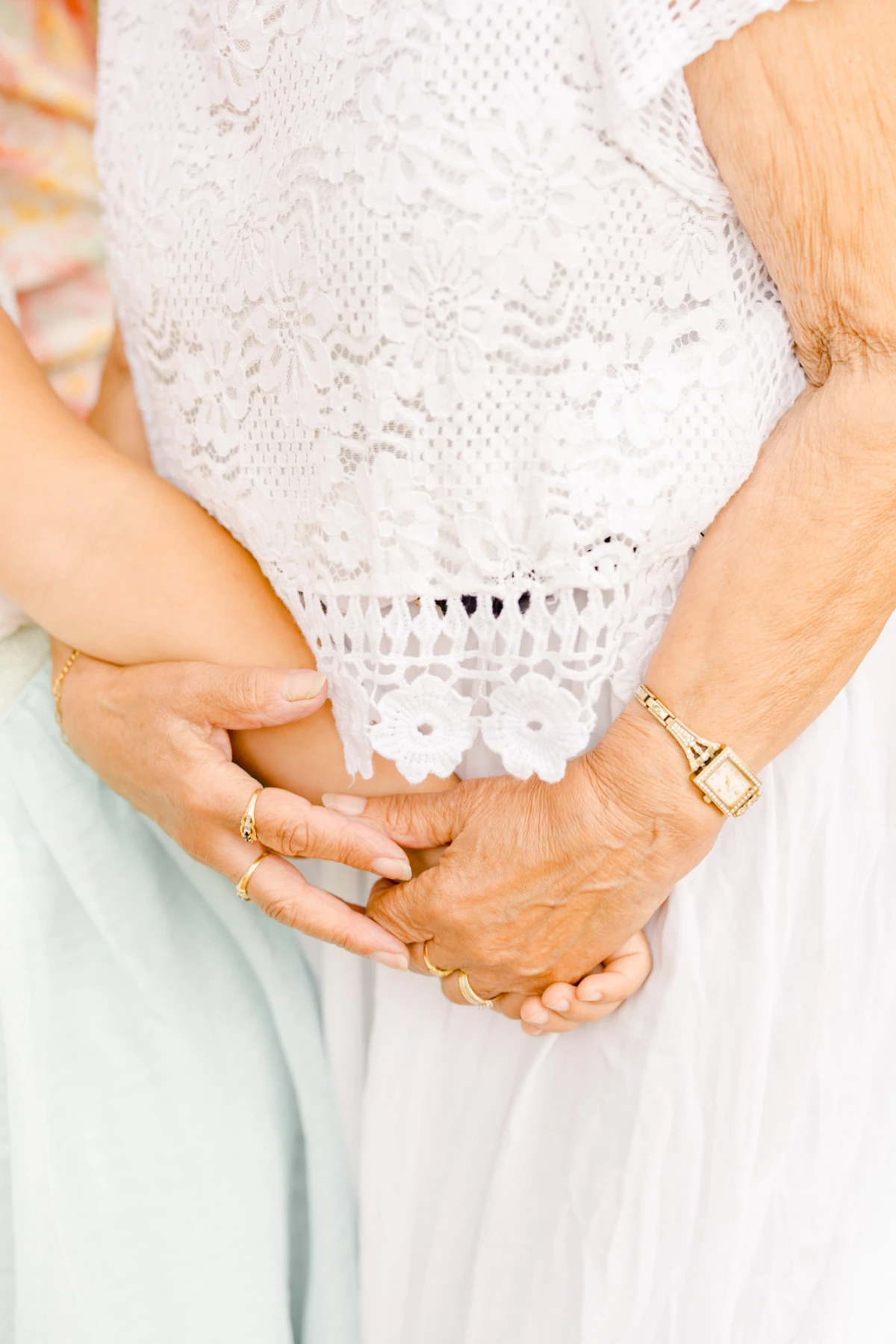 main bijoux poignet bracelet se tenir la main