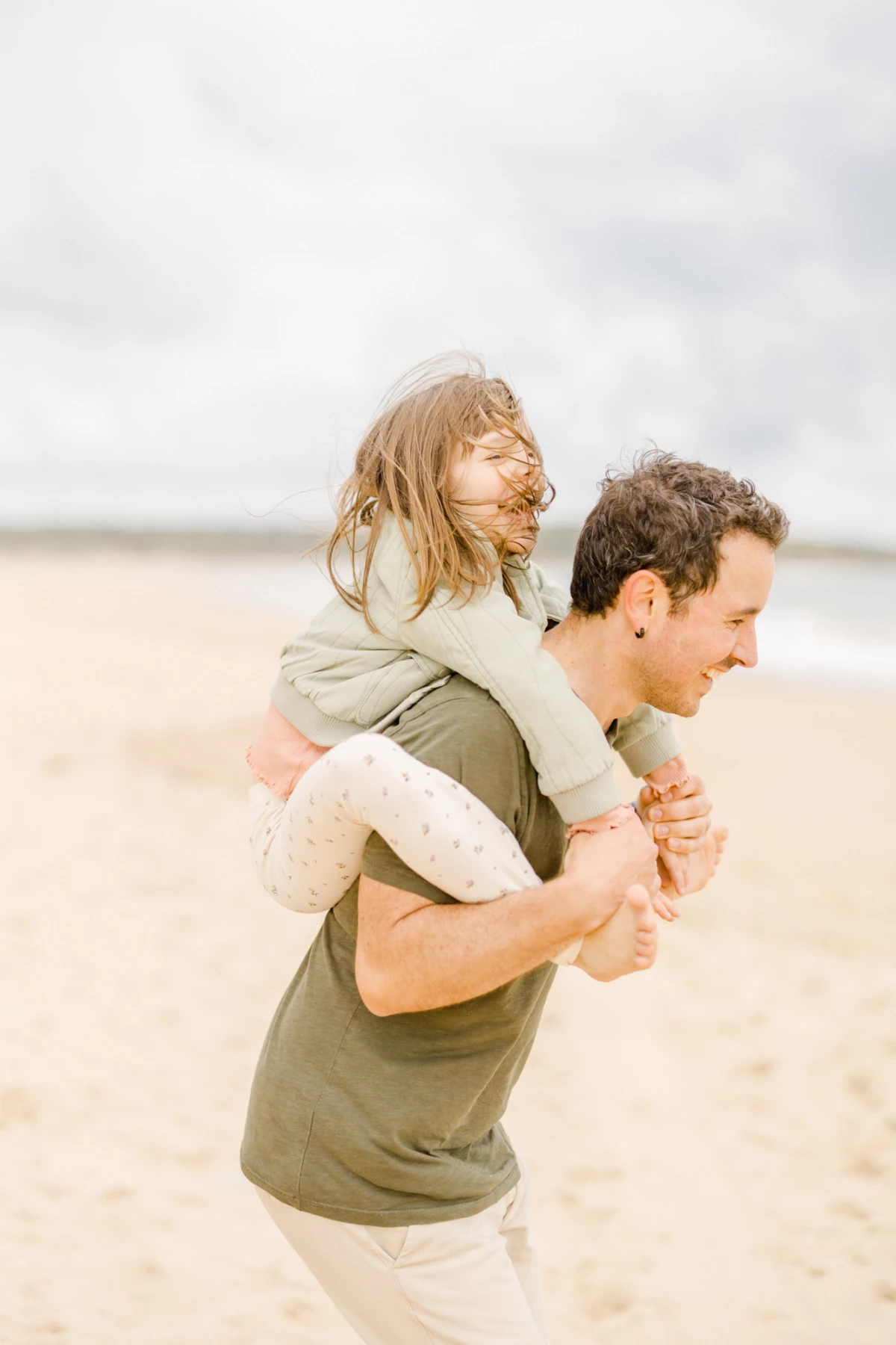 bonheur enfant amour plage sable