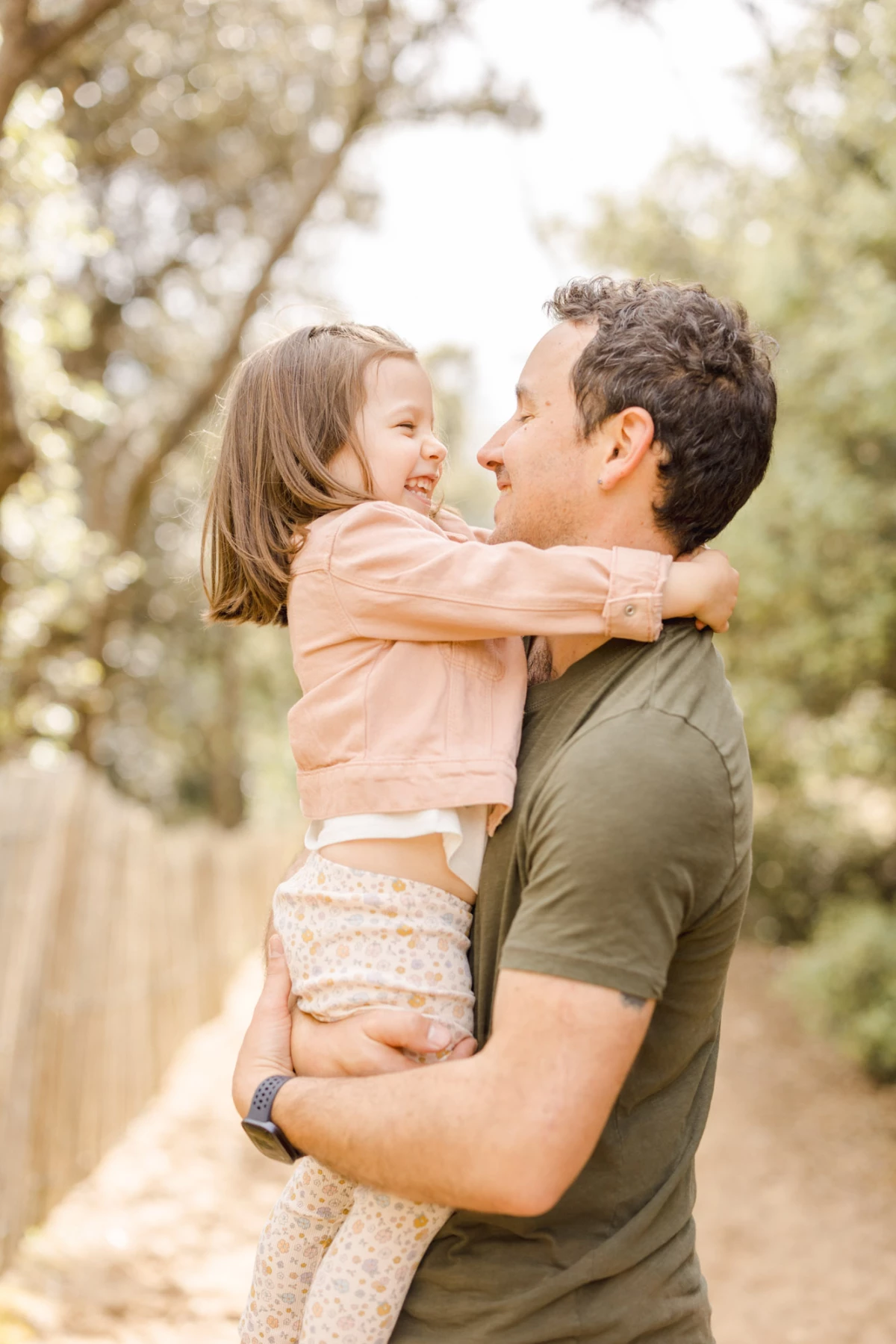 bonheur main enfant amour sourire
