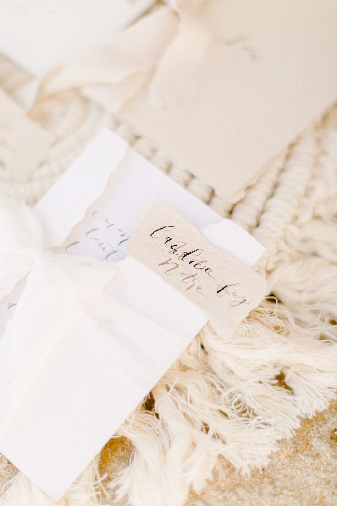 blanc papier noeud laine ficelle