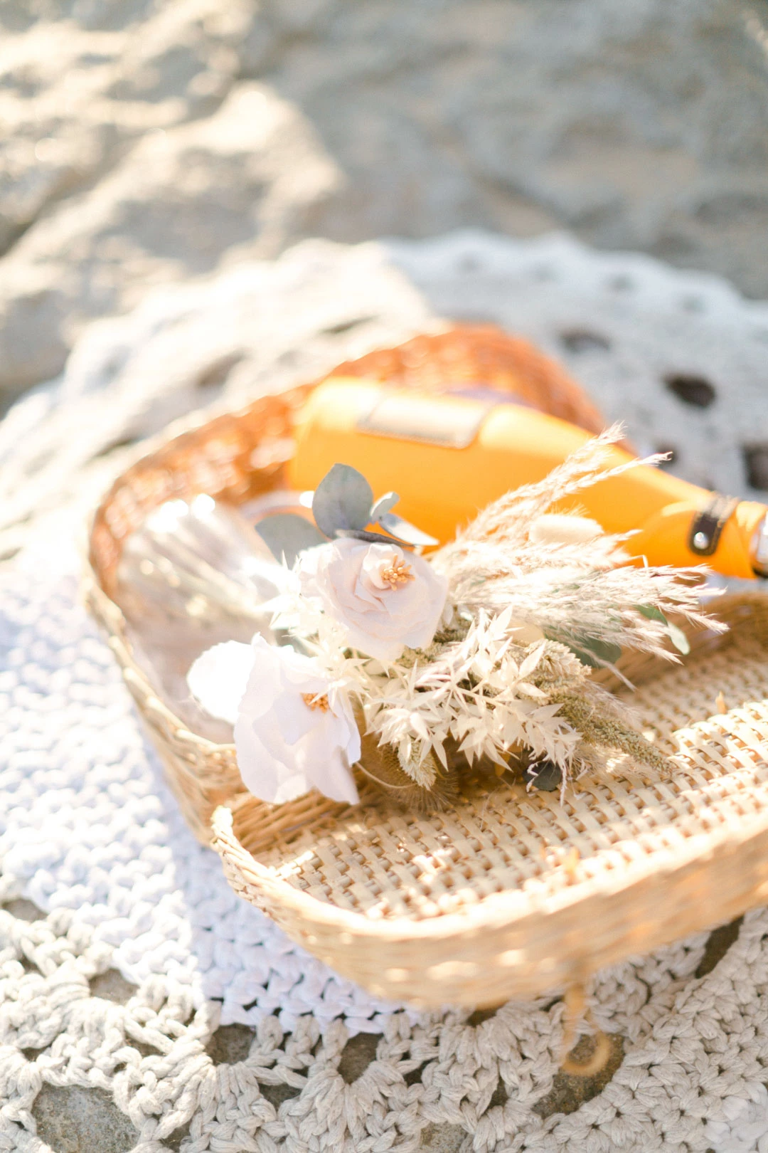 panier osier artisanat marron gris