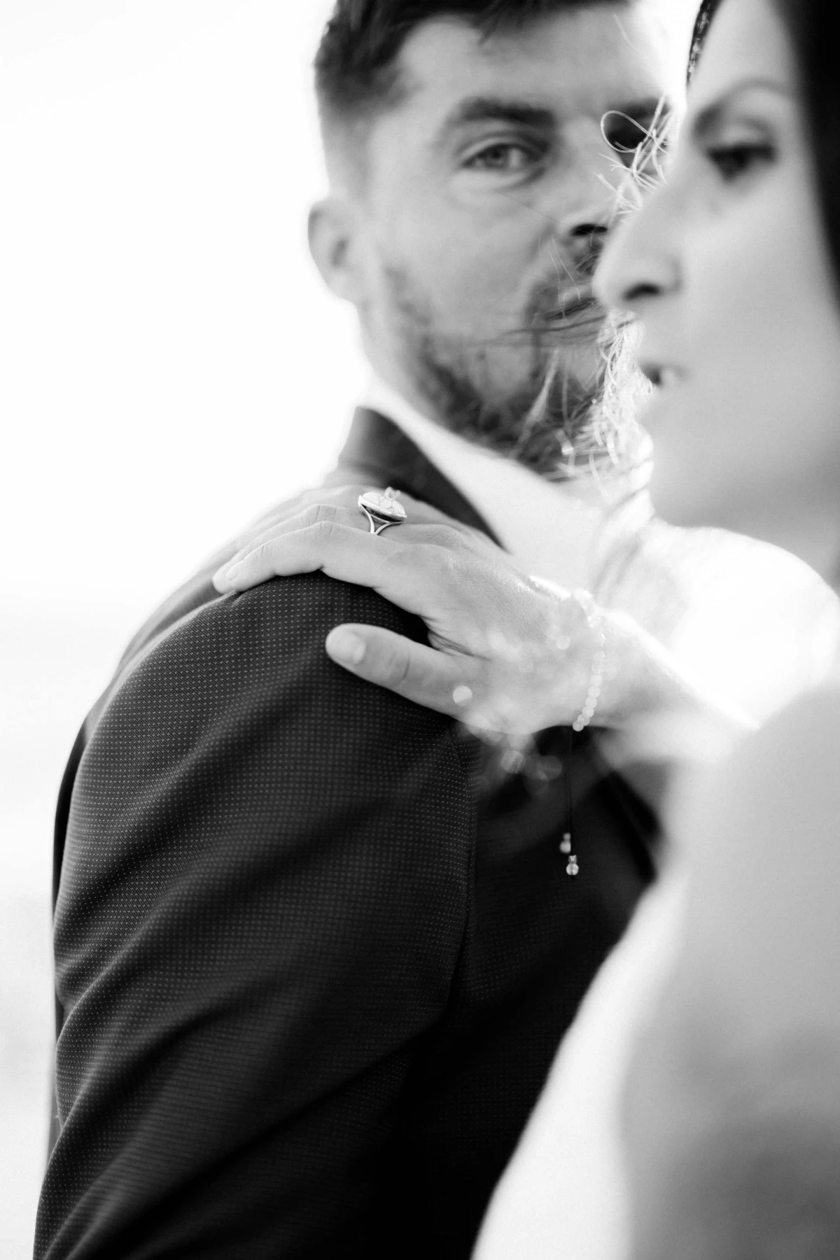 bonheur événement noir amour gris