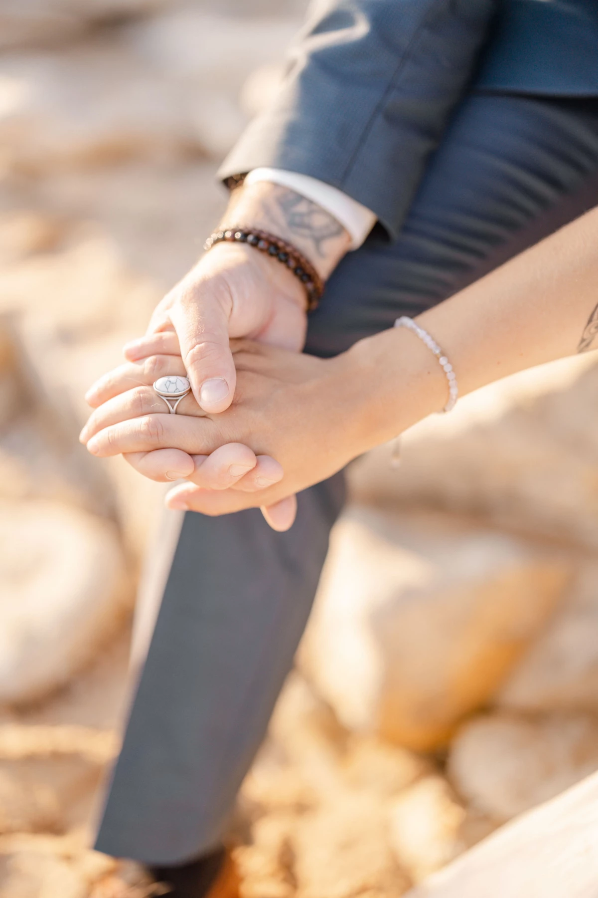 bague de fiançailles bijoux poignet événement geste