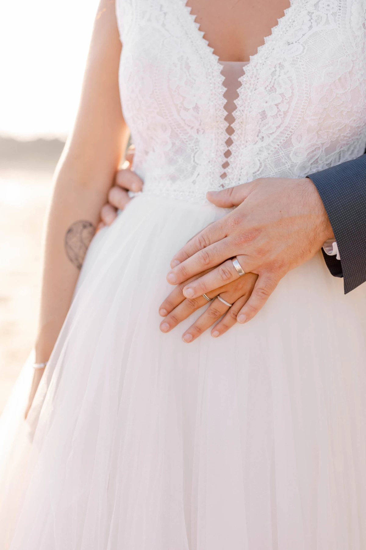 gris marron mariage couple