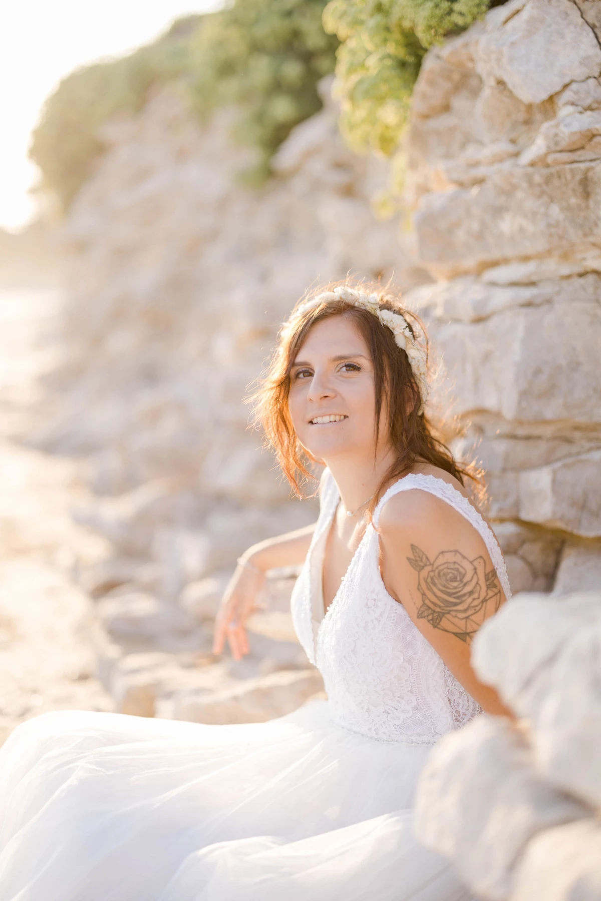 bonheur sourire robe marron gris