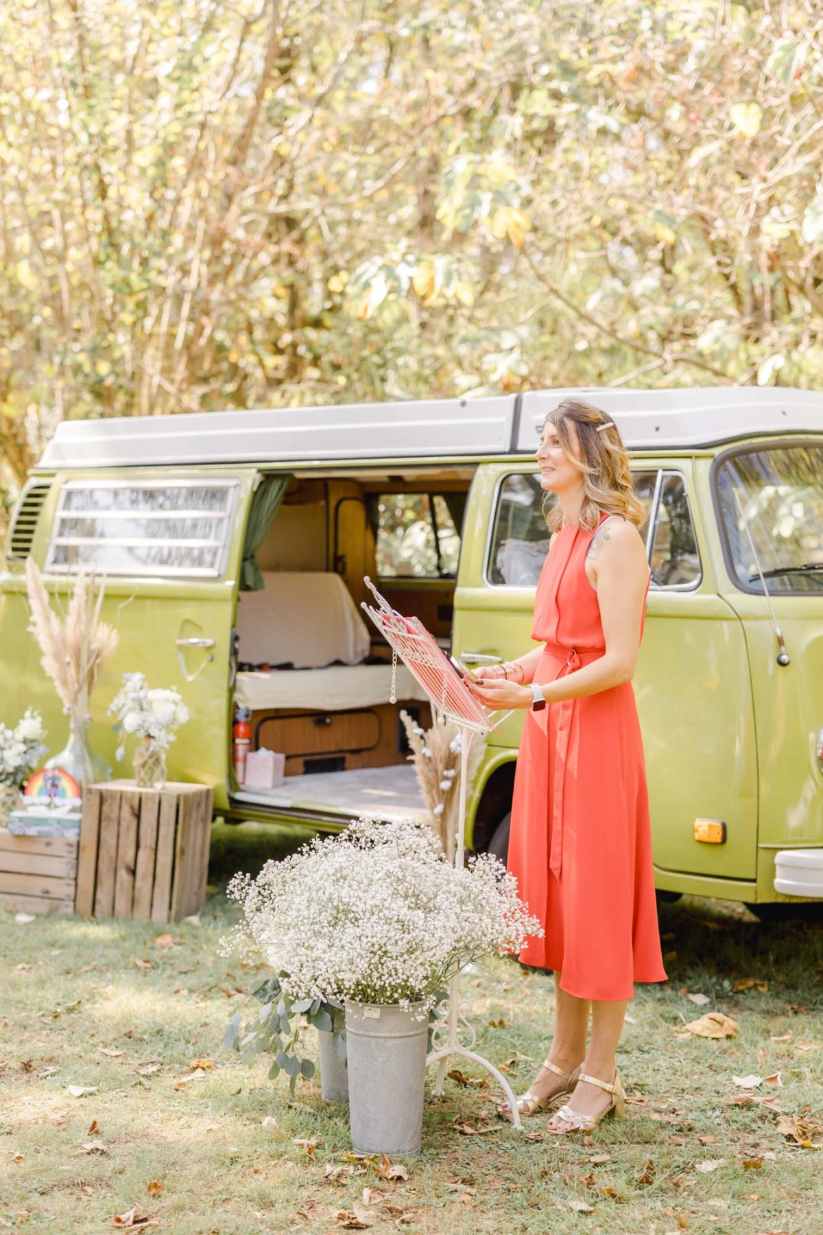 robe, portière de voiture, robe de jour, pare-chocs, vêtement une pièce