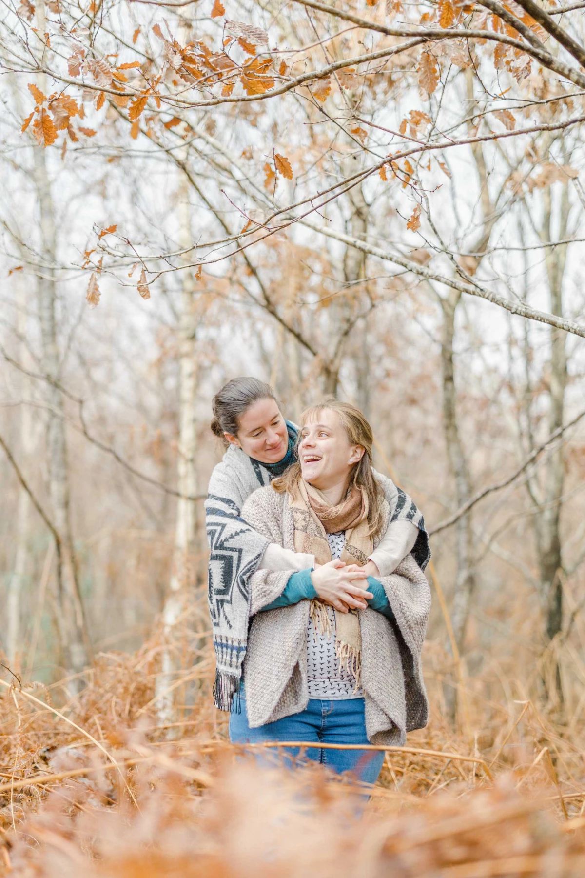 bonheur sourire amour gris marron