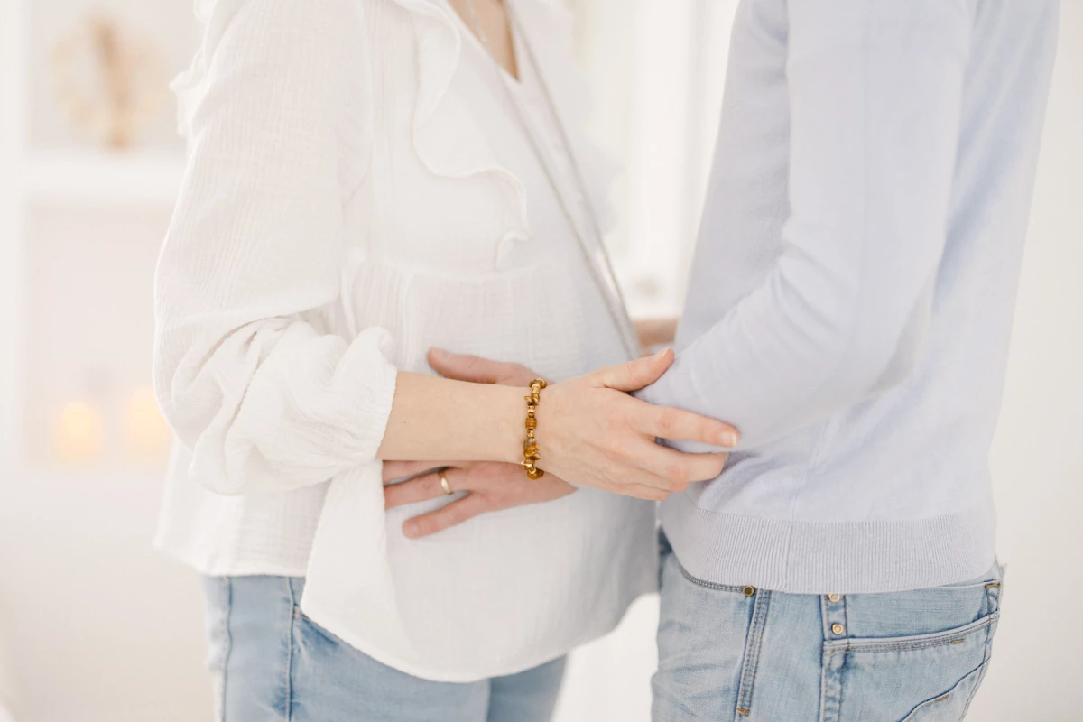 main poignet amour geste se tenir la main