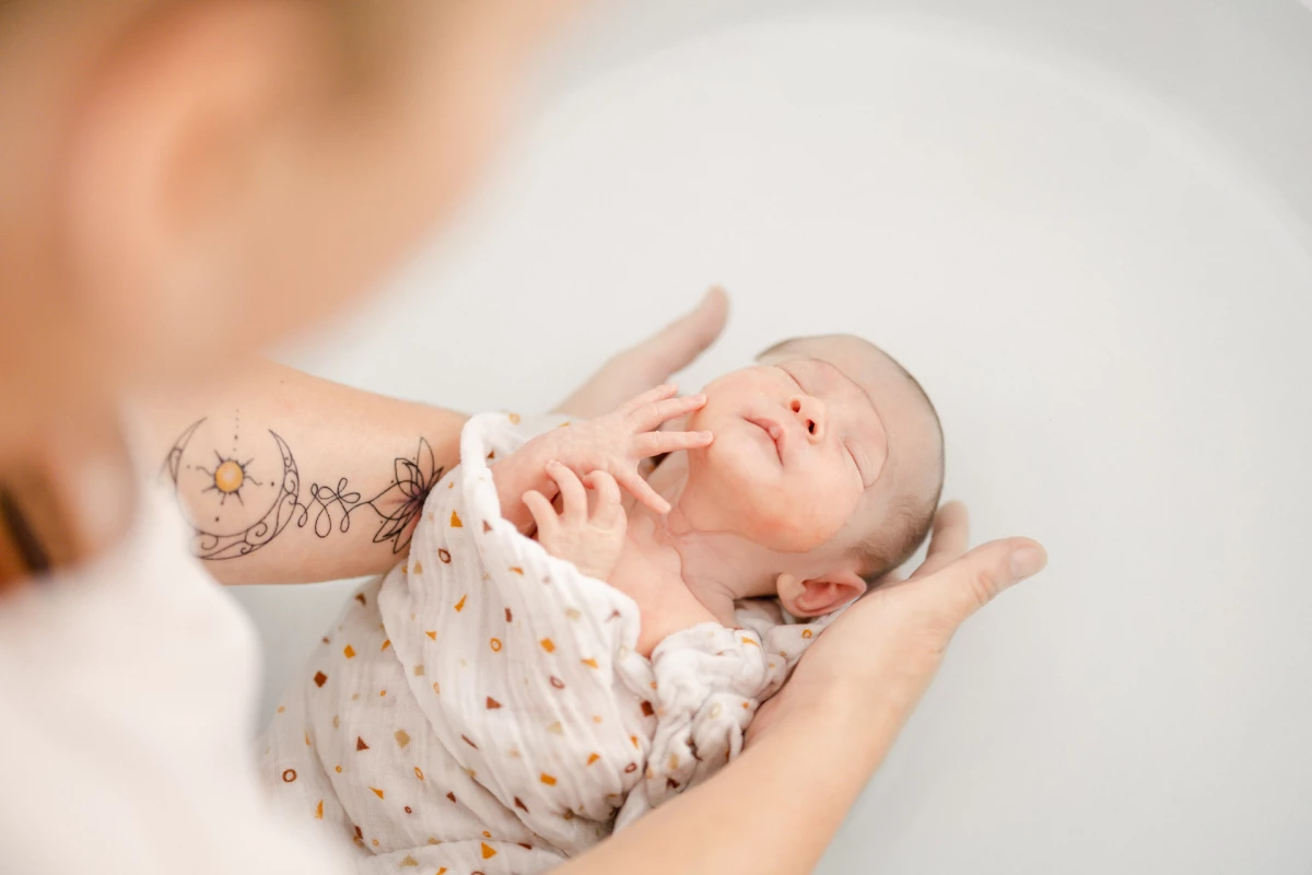 enfant naissance gris marron rose