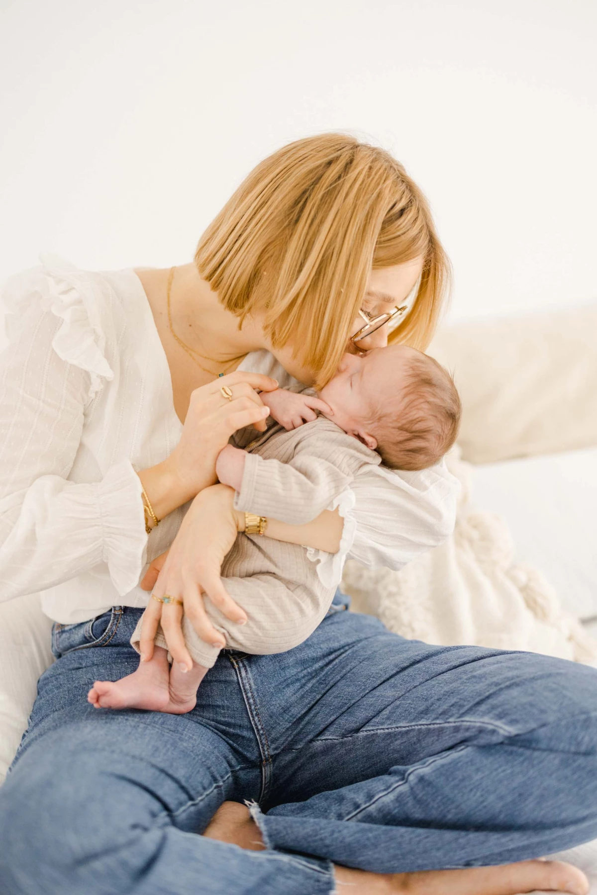 main enfant bonheur amour gris