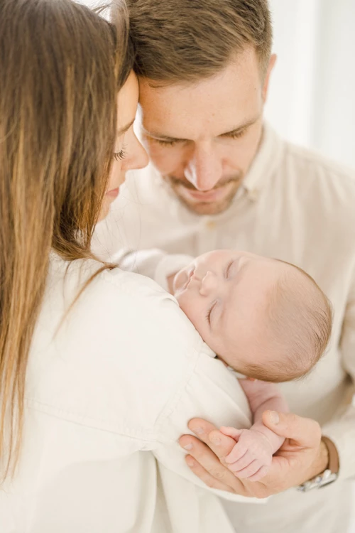 bonheur enfant amour marron gris