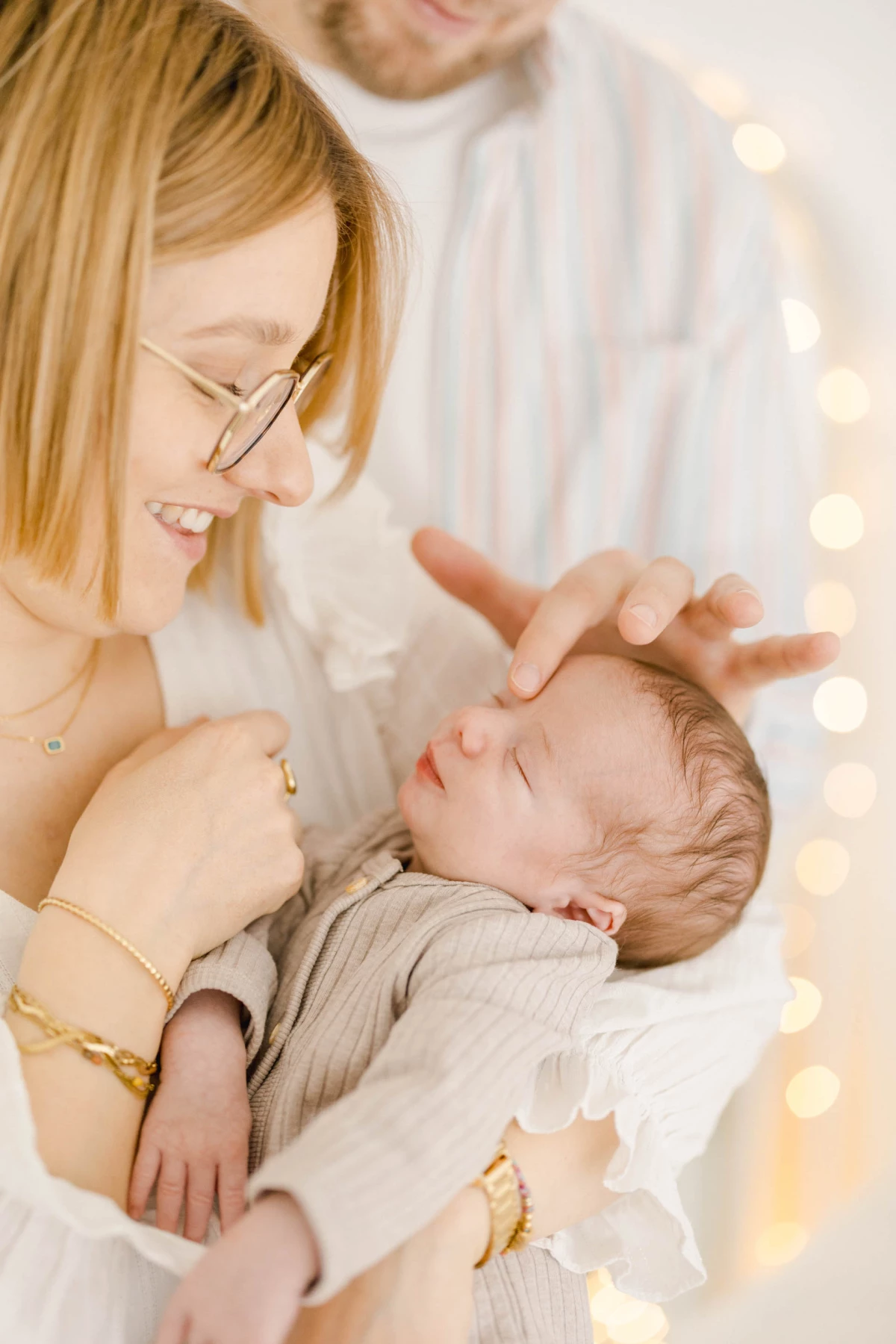 bonheur enfant amour famille marron