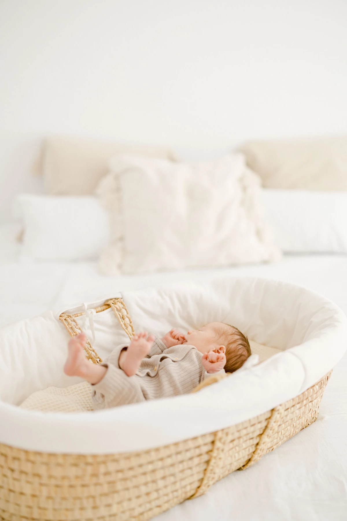 panier enfant osier berceau gris