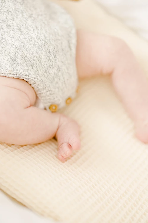 enfant gris marron bébé studio