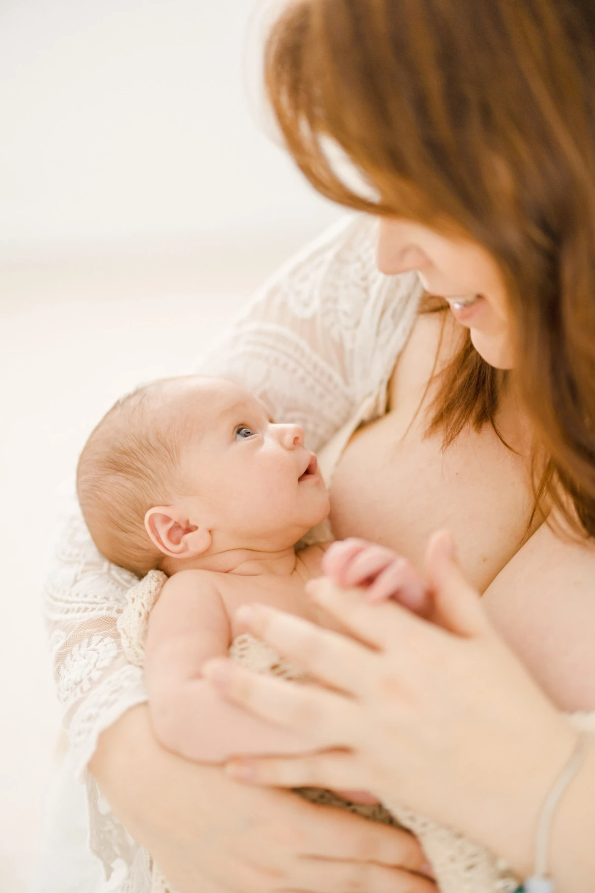 bonheur enfant amour rose marron