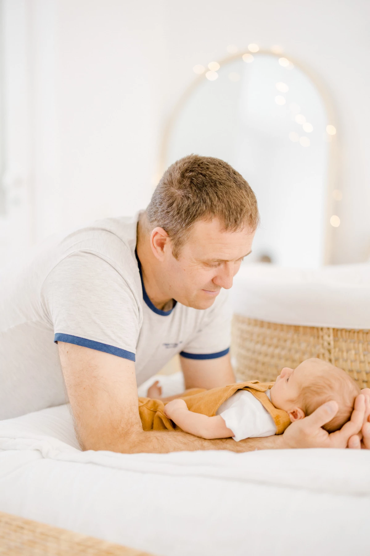 enfant bonheur amour gris marron