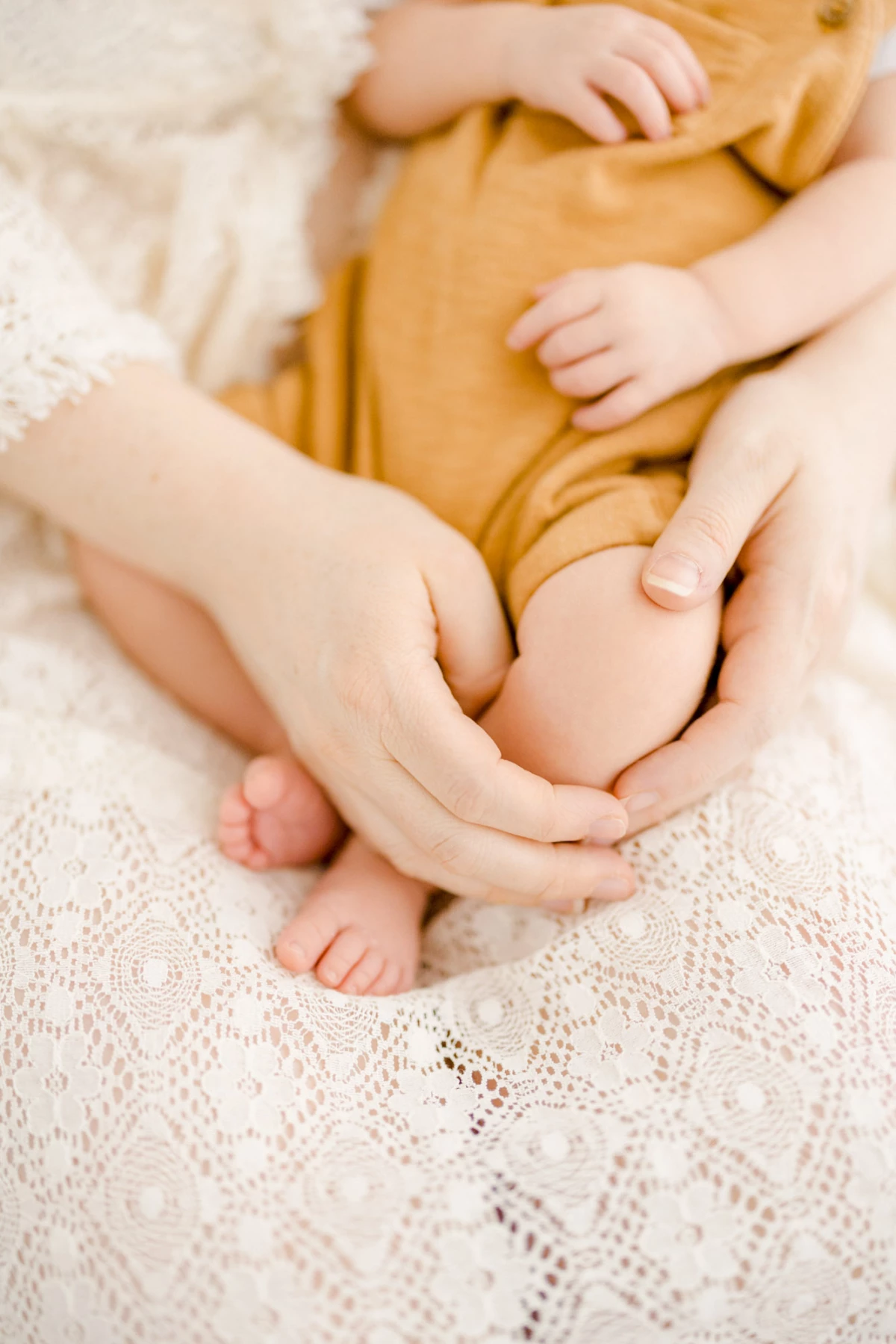 enfant marron bordeaux orange gris