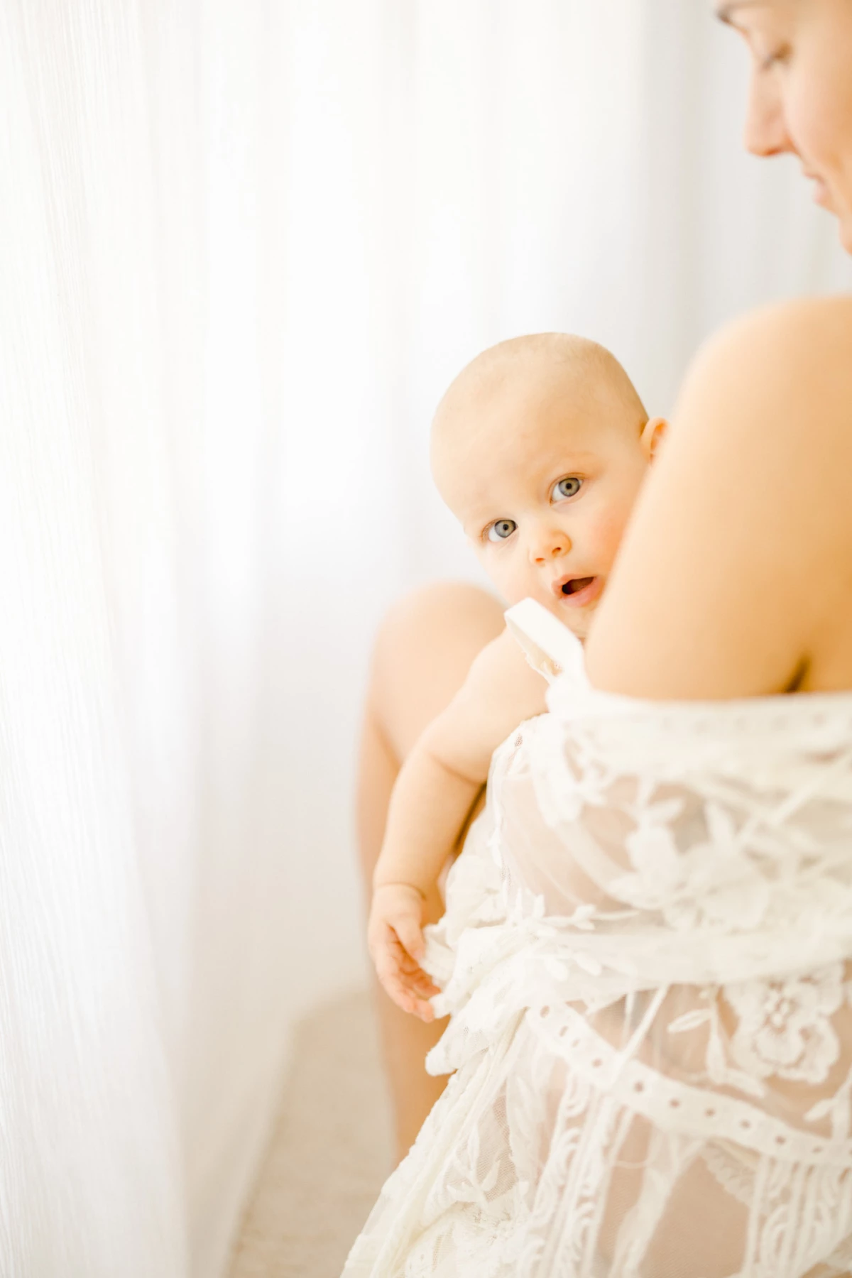 enfant bonheur robe rose beige