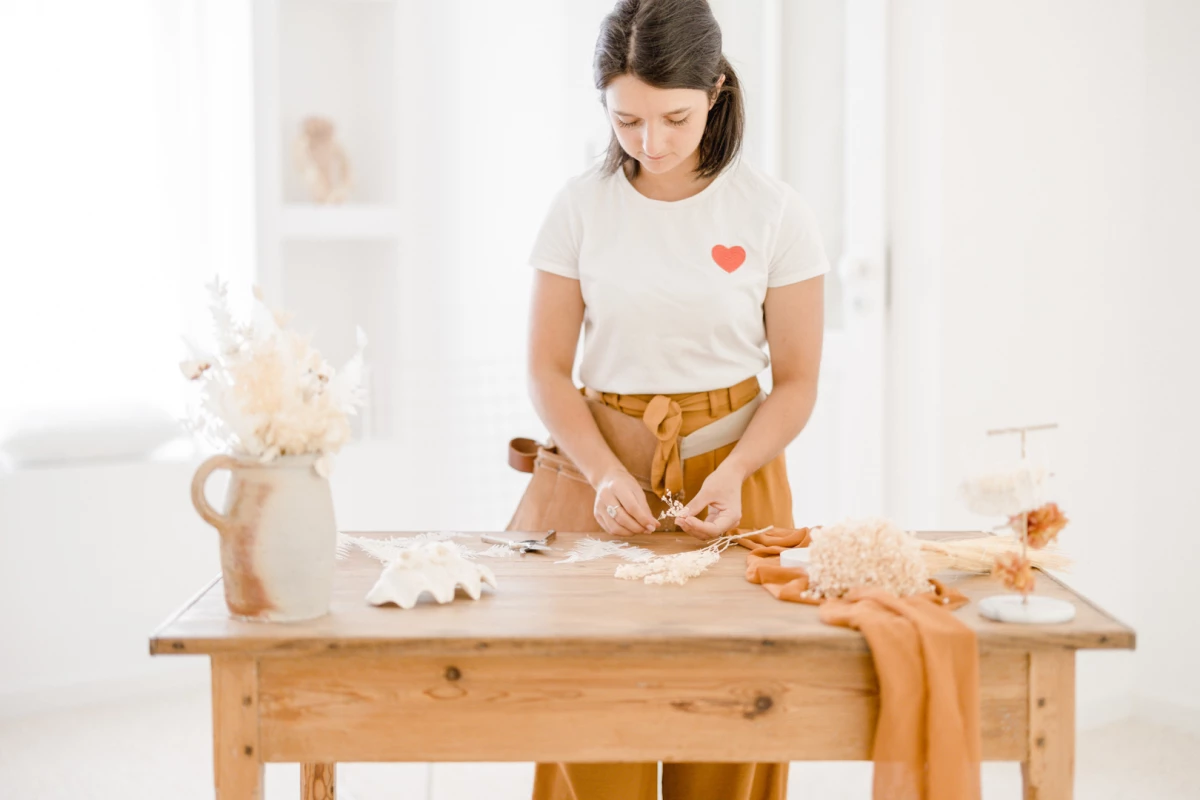 poignet nourriture beige gris marron