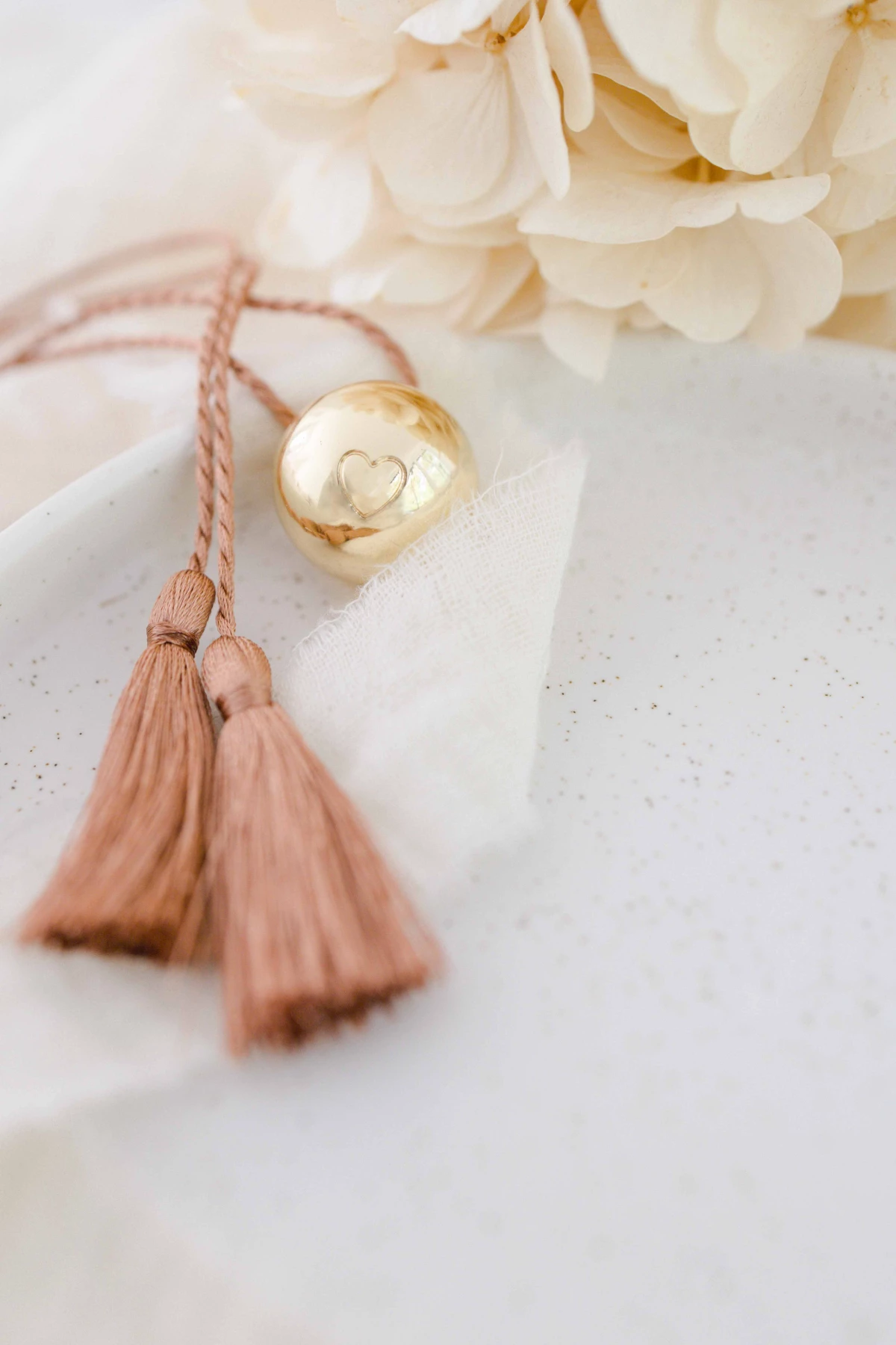 rose artisanat noeud marron gris