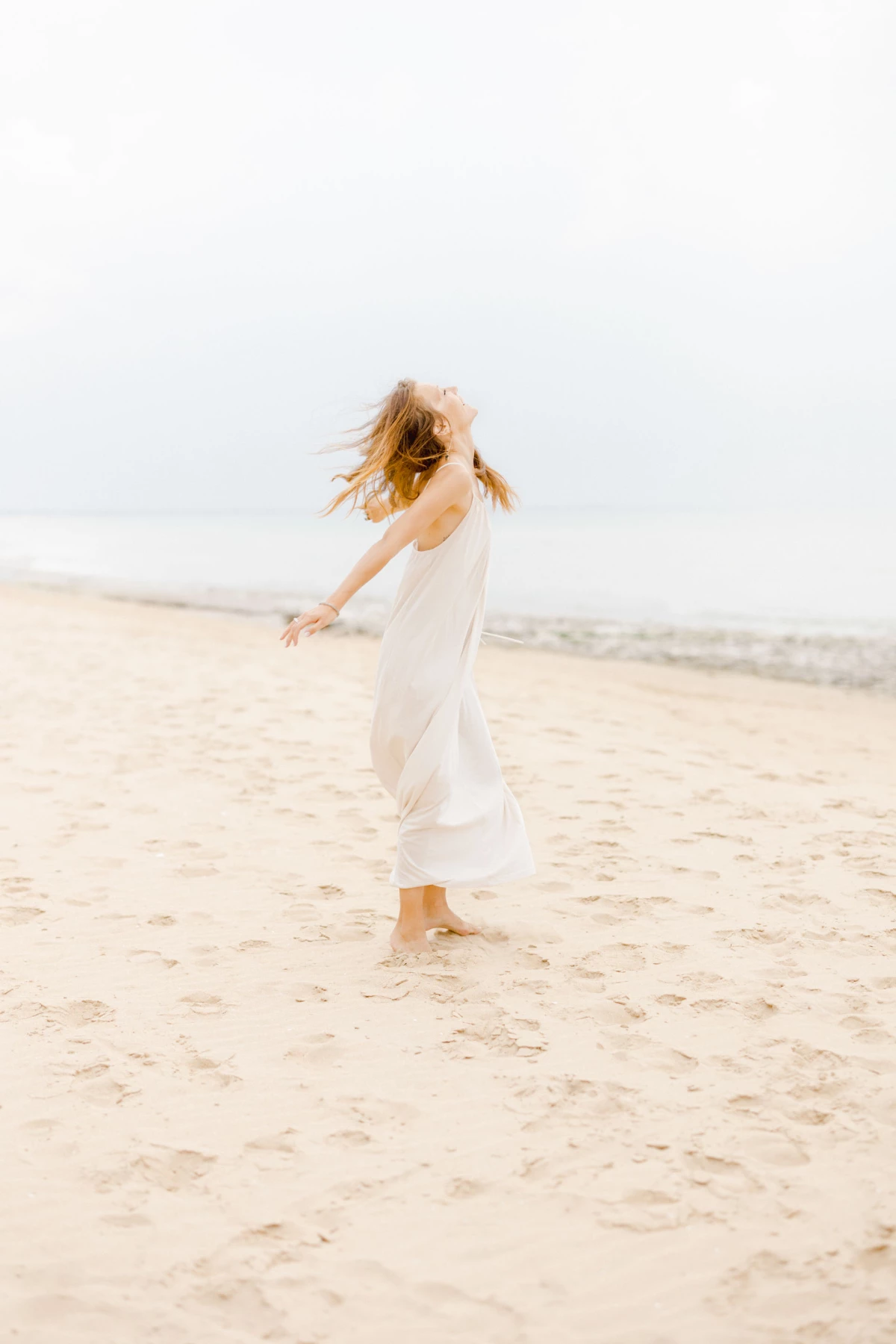 robe plage sable bonheur beige