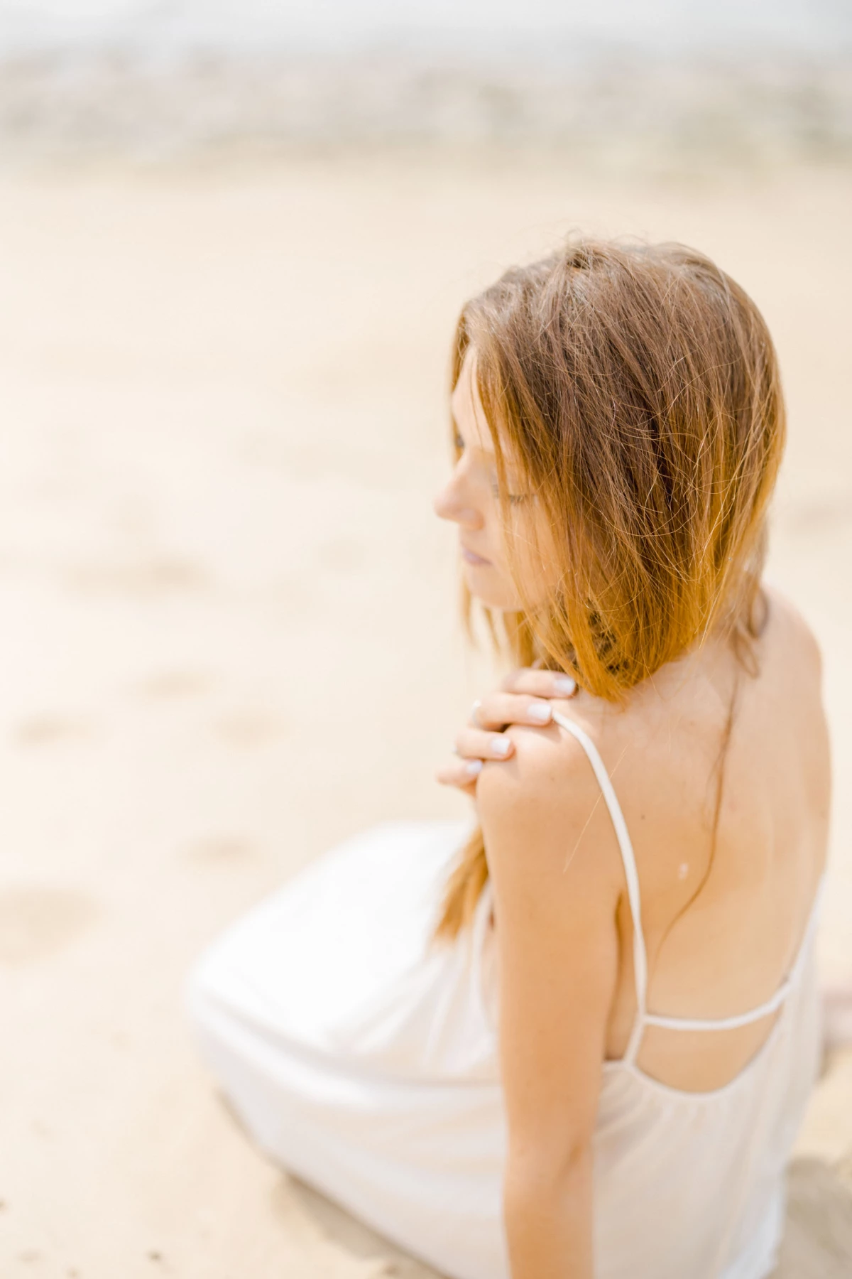 cheveux longs vent beige marron gris