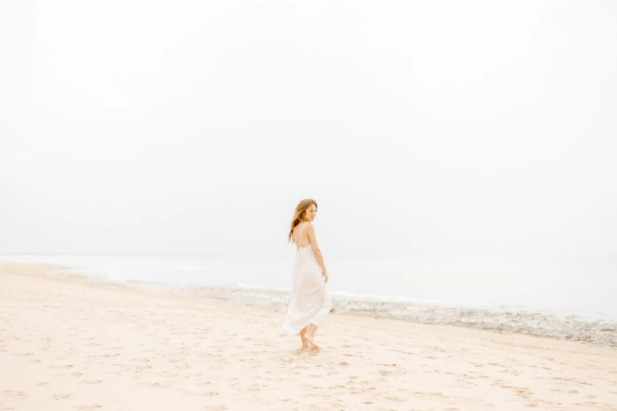 plage robe mer sable beige