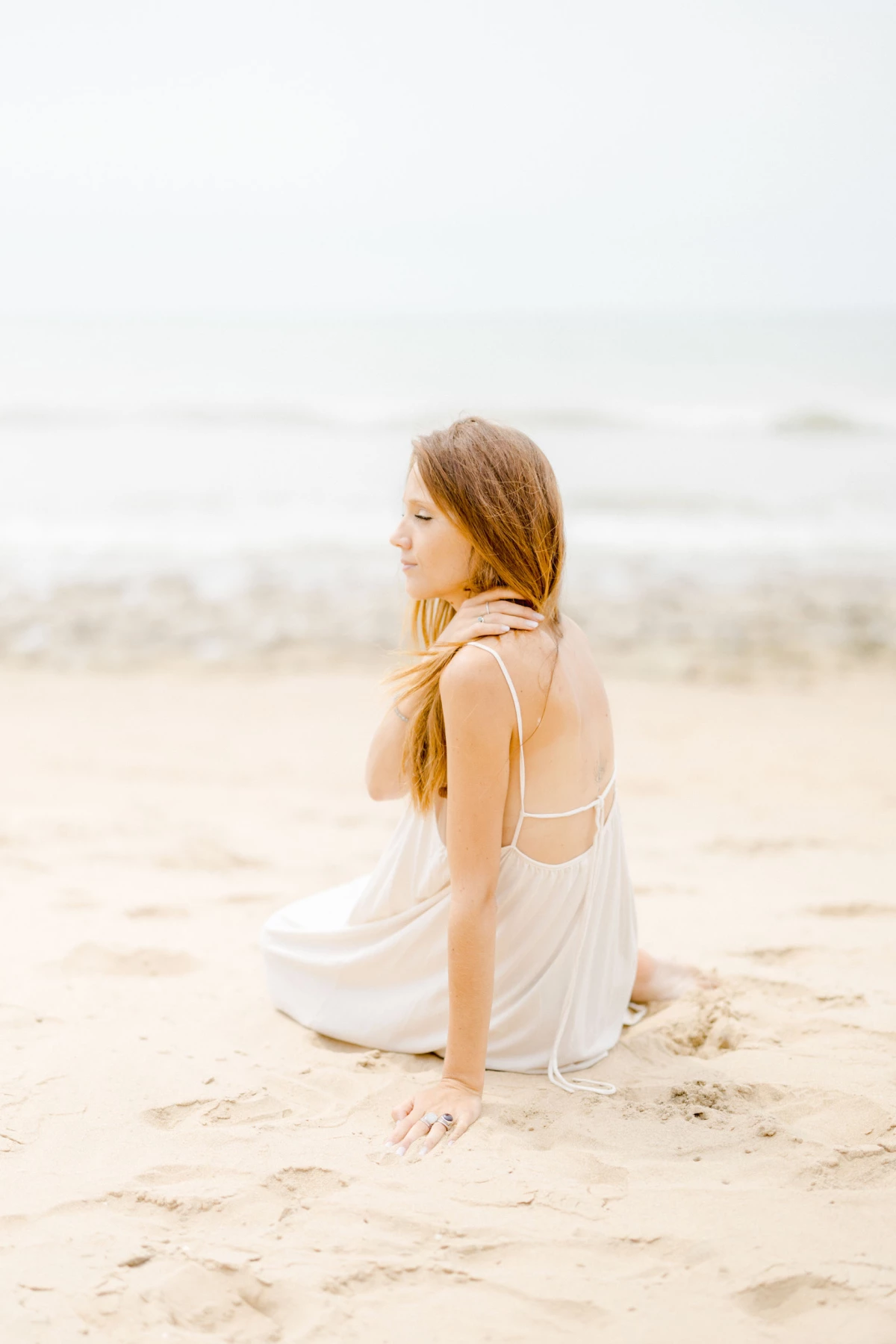 robe mer cheveux longs plage sable