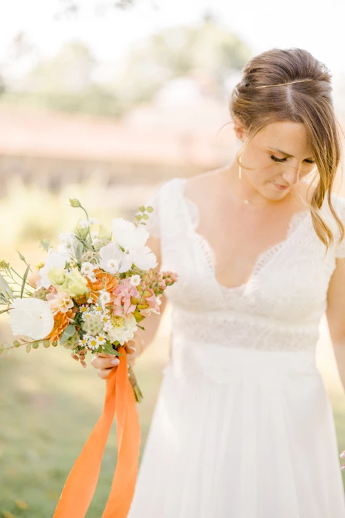 robe orange rose pétale beige