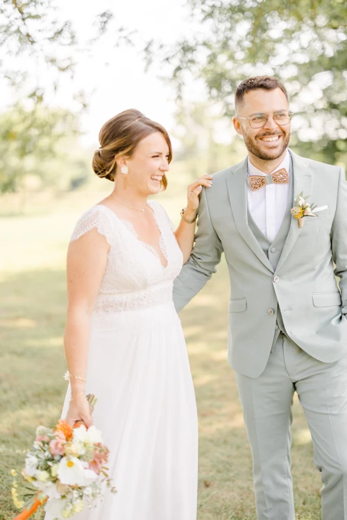 collier robe bouton gris mariage