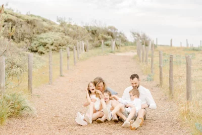 bonheur événement robe amour se tenir la main