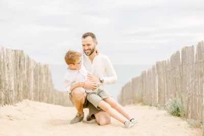 bonheur enfant sable plage amour
