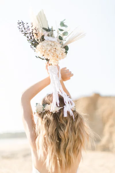 composition florale robe beige gris mariage